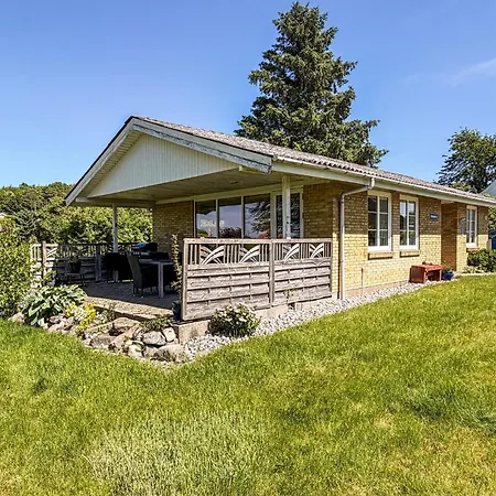 2 Bedroom Stunning In *
